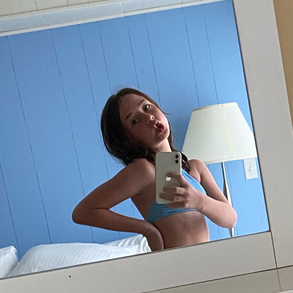 Meet your Posher, Lanie